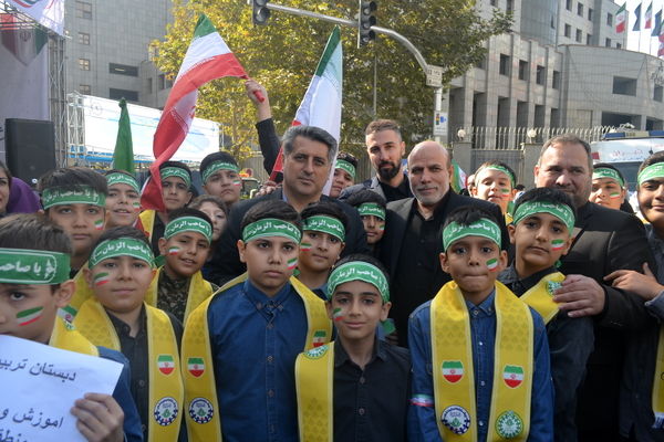 راهپیمائی باشکوه 13 آبان در تهران