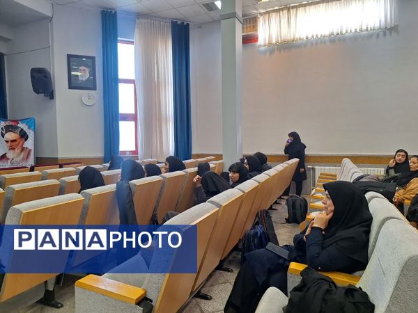 چهل و سومین جشنواره فرهنگی هنری فردا در دبستان آرمینه مصلی نژاد ناحیه۶ 