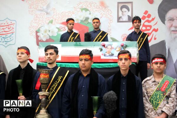 تشییع پیکر آخرین بازمانده شهدای خانواده دهقان در قم