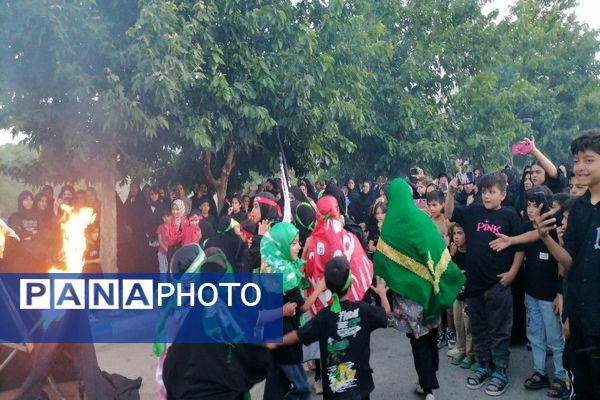 مراسم نمادین آتیش زدن خیمه ها در عصر روز عاشورا در شهر بار