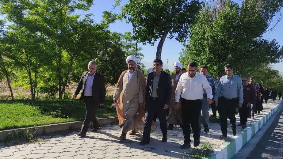 برگزاری همایش پیاده‌روی در شهرکرد 