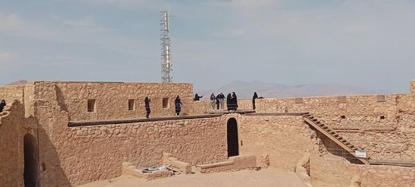 بازدید دانش‌آموزان از کارخانه آلومینای جاجرم و قلعه جلال الدین شهرستان گرمه