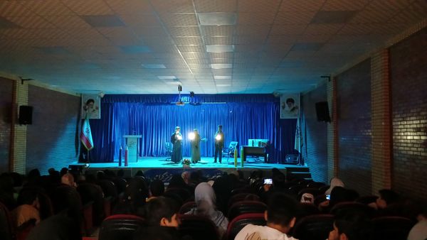 تقدیر از دانش‌آموزان فعال محمدشهری در زمینه‌های فرهنگی و هنری