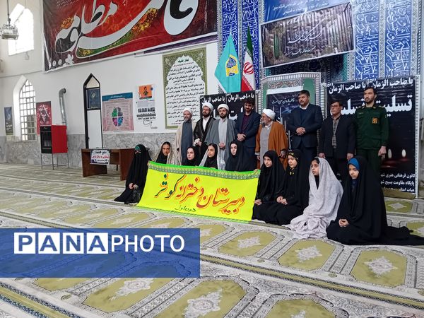 حضور دانش‌آموزان دبیرستان فاطمه الزهرا(س) و کوثر در نماز جمعه