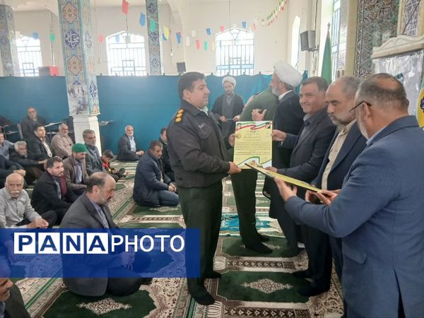 حضور در نماز جمعه، نشانه اتحاد و همبستگی 