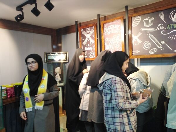 بازید دانش آموزان از مجموعه عطرنان