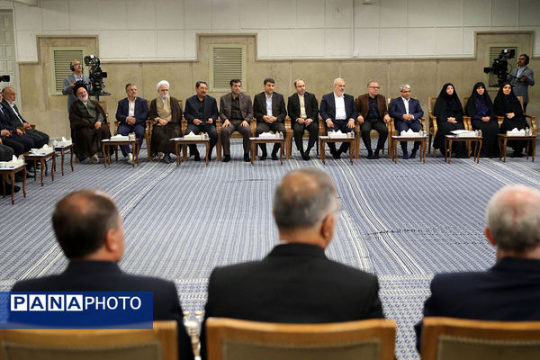 دیدار رئیس‌جمهور و اعضای هیأت دولت چهاردهم با رهبر معظم انقلاب