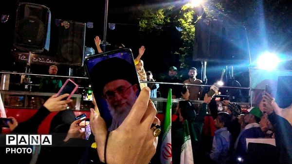  طنین خروش و خونخواهی مردم نیشابور در اجتماع شبانه