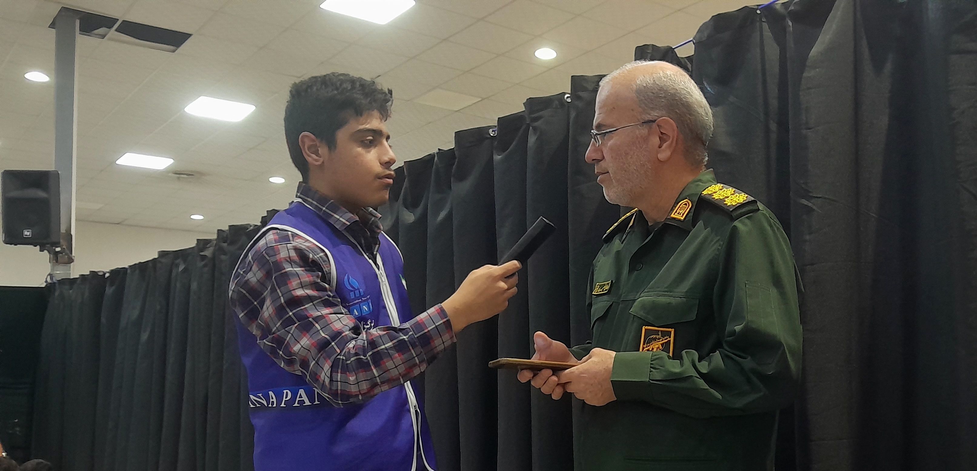 برای تبیین قرآن باید جامعه‌ را به سمت قرآن هدایت کنیم