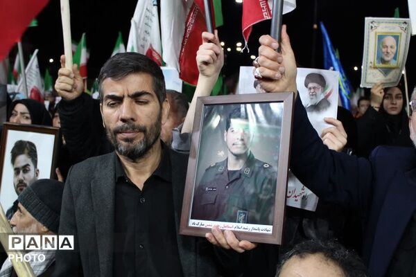 اجتماع بزرگ خانواده معظم شهدا و ایثارگران همراه با مردم در همدان 