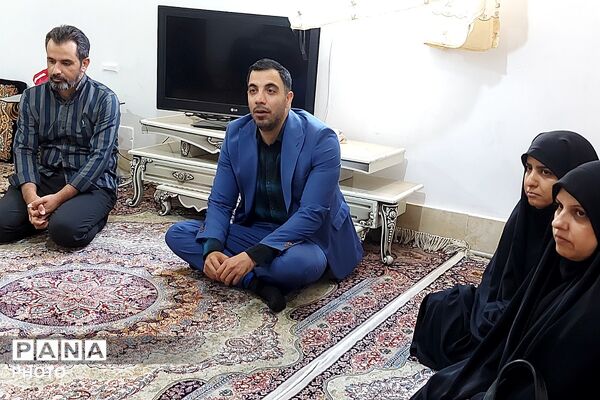 دیدار با خانواده شهیده نازنین زهرا سیفی