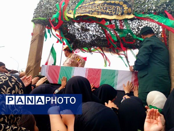 مراسم تشییع و خاکسپاری دو شهید گمنام دوران دفاع مقدس در قم