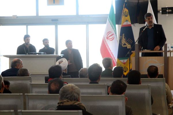 مراسم نمادین ورود امام خمینی(ره) در فرودگاه شهید صدوقی یزد