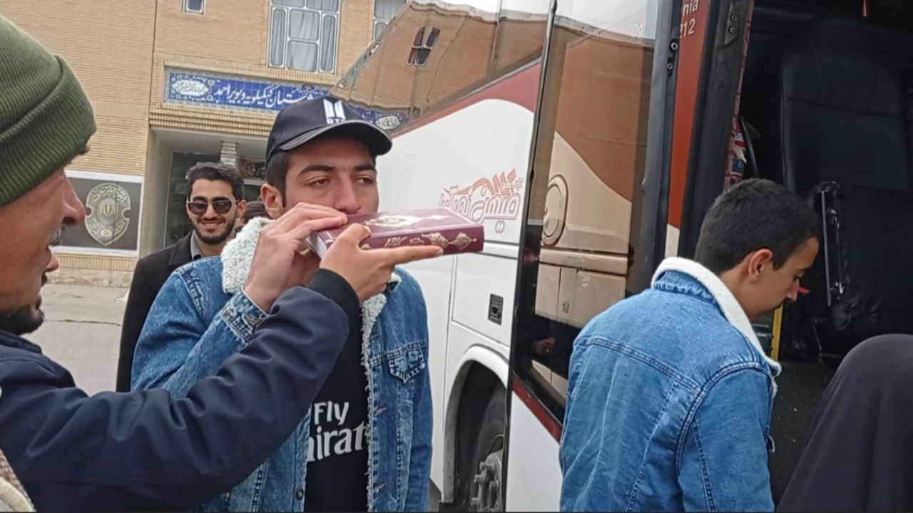 اعزام دانش‌آموزان کهگیلویه‌و‌بویراحمد برای دیدار با مقام معظم رهبری به تهران 