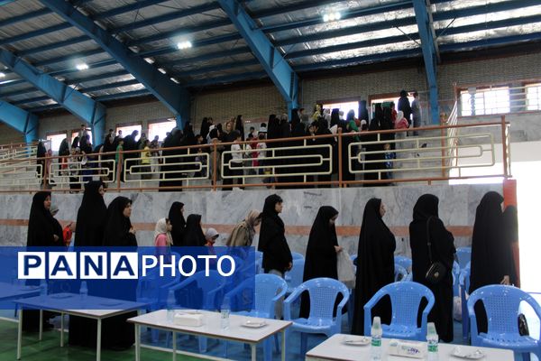 مراسم اختتامیه کلاس‌های اوقات فراغت موسسه امام حسین(ع) در سالن شهدای مدافع حرم