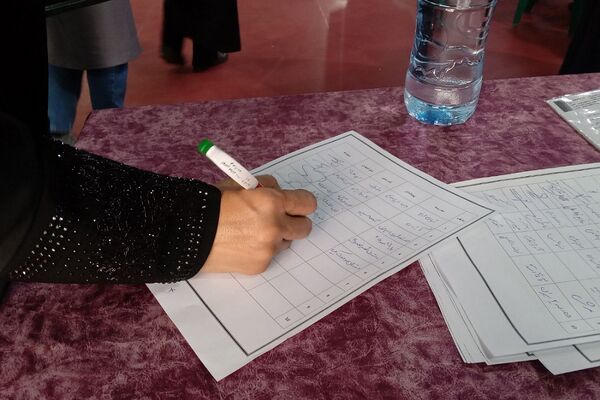 نمایشگاه لباس فرم دانش‌آموزی منطقه کهریزک 
