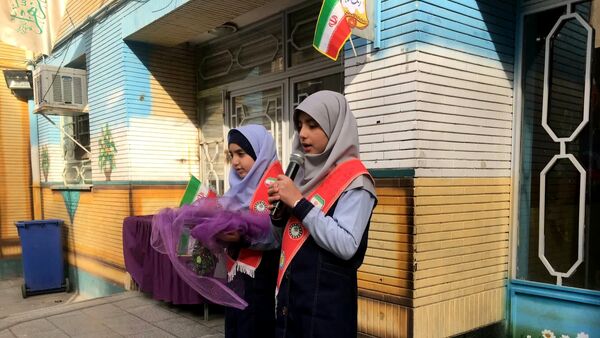 آیین نواختن زنگ چهل و هفتمین سالروز پیروزی انقلاب اسلامی در دبستان دخترانه فرهنگیان ۲