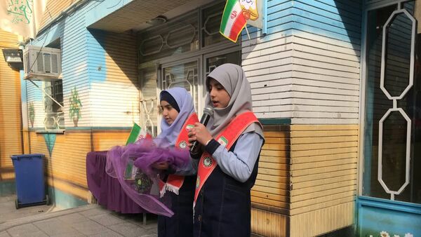آیین نواختن زنگ چهل و هفتمین سالروز پیروزی انقلاب اسلامی در دبستان دخترانه فرهنگیان ۲