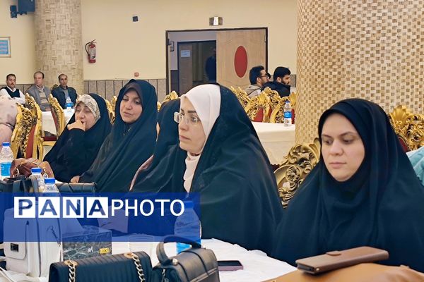 آیین تجلیل ازخادمین مراسم اعتکاف دانش‌آموزی