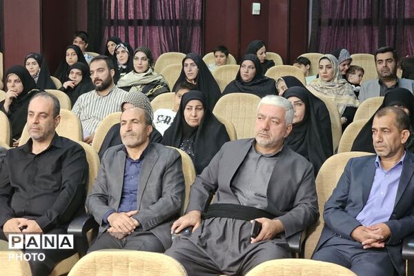 دیدار راهبردی نماینده ولی‌فقیه با مدیران مرکز بزرگ اسلامی غرب کشور