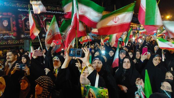 تا پای جان برای ایران می‌ایستیم 