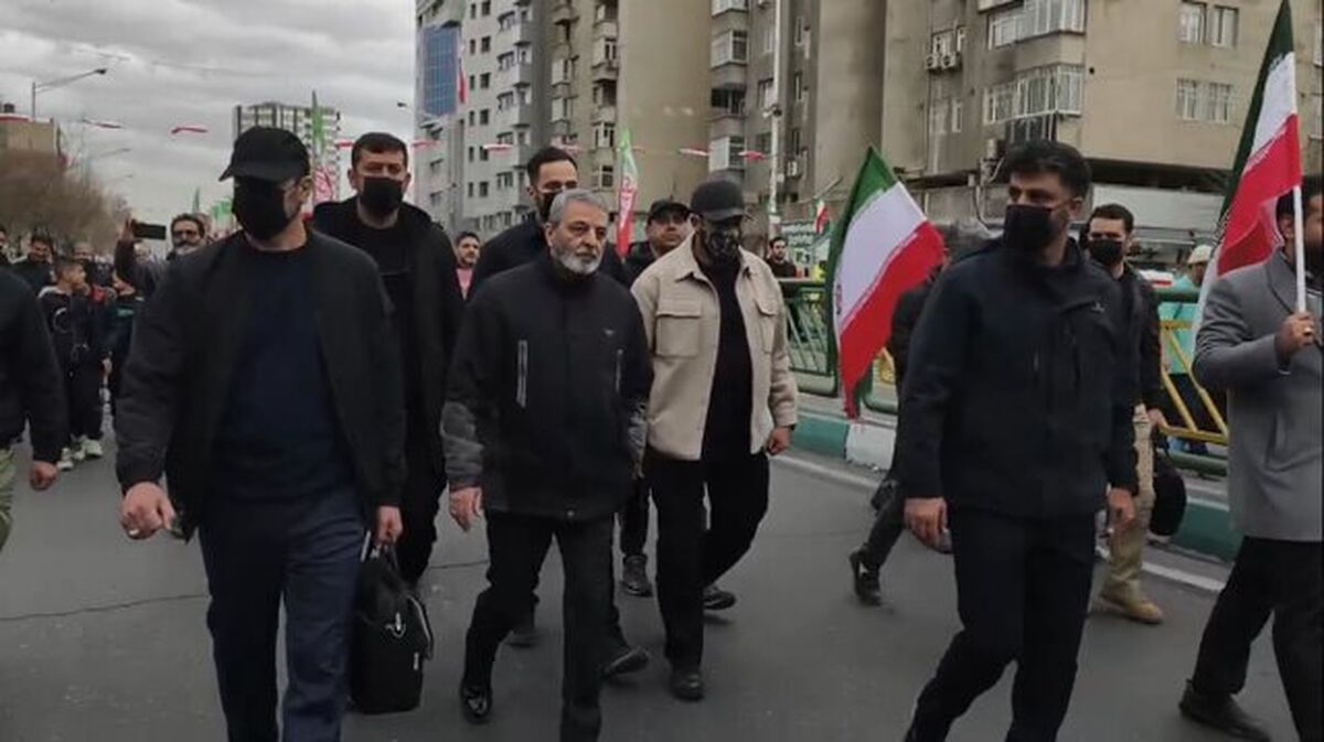 حضور سرلشکر موسوی در راهپیمایی ۲۲ بهمن