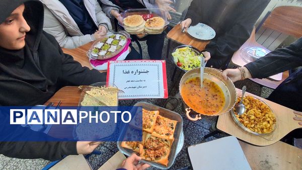 جشنواره غذا دهه فجر در مدرسه مدرس تبریز 