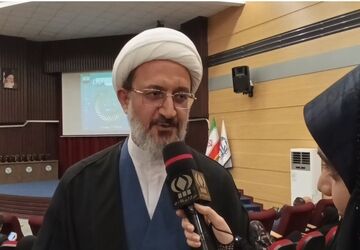 آیین تقدیر از ۷ دانش آموز پژوهشگر و فناور برتر استان قم 