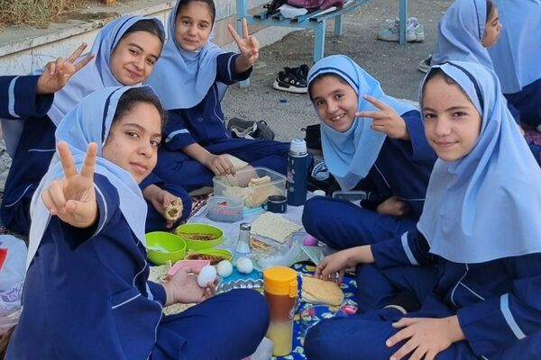 برگزاری جشن تخم‌مرغ‌های رنگی در دبستان قدر بهارستان دو