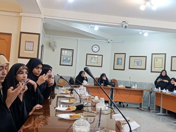 تجلیل از دانش‌آموز خبرنگاران پانا کاشان