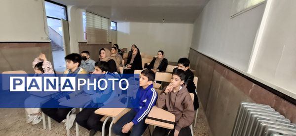 کارگاه آموزشی آمادگی مسابقه سلول‌های بنیادی با حضور دانش‌آموزان دبستان ملاصدرا در پژوهش سرای دکتر حسابی 