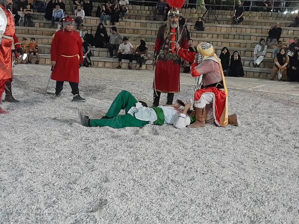 تعزیه‌خوانی گروه محبان الحسین در میدانگاه بوستان کوهسنگی