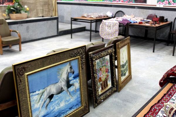 نمایشگاه صنایع دستی ملکان فرصتی برای دیدن و خرید آثار بومی