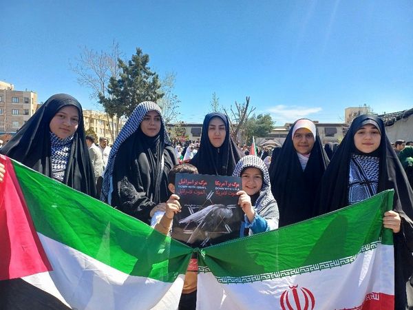 خروش مردم روزه‌دار و انقلابی ملارد در راهپیمایی روز قدس 