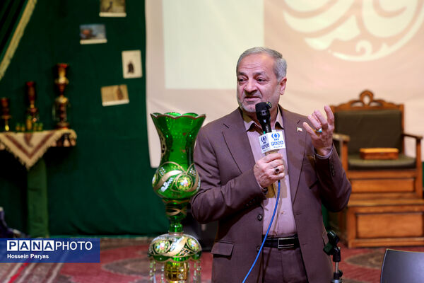 حضور وزیر آموزش و پرورش در جمع دانش‌آموزان معتکف