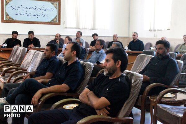 اولین نشست صمیمی بخشدار چترود با اعضای شوراهای اسلامی روستاهای بخش