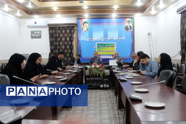 نشست خبری مدیر آموزش و پرورش گلوگاه به‌مناسبت هفته معلم 