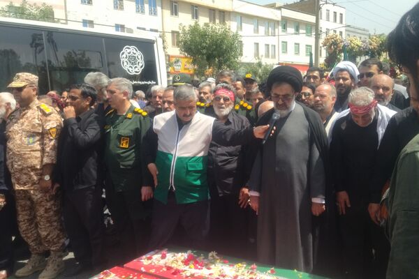 تشییع پیکر شهدای مدافع وطن در شهرک وحدت شهرستان فردیس