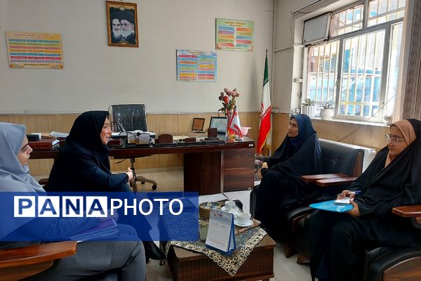 بازدید ارزیابان حوزه پرورشی از فعالیت‌های مدارس منطقه کهریزک 