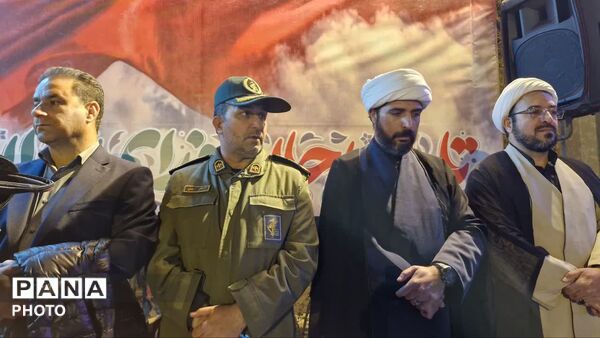 مردم دلفان در شب چهلم مراسم شهید آیت‌الله سید علی خامنه‌ای گردهم آمدند