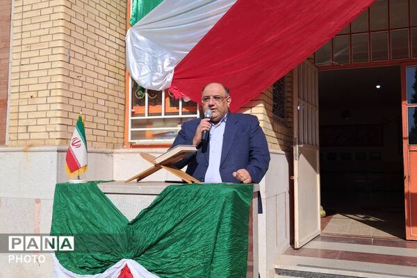 آغاز سال تحصیلی با یاد شهدا در دبیرستان فاطمیه زرقان