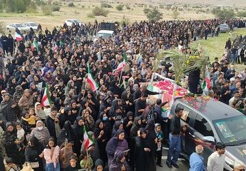 استقبال و تشییع دو شهید ناو دنا در شمیل بالا