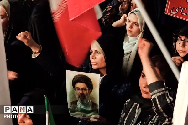 طنین دوباره شعارهای انقلابی در قلب ورامین