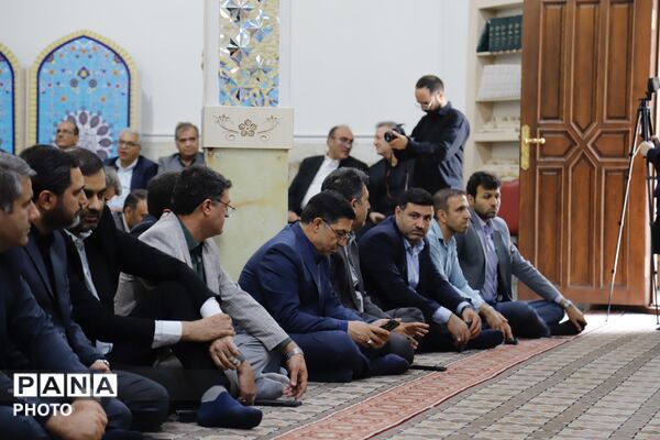 هم‌نوایی جامعه فرهنگیان تهران در سوگ رهبر شهید