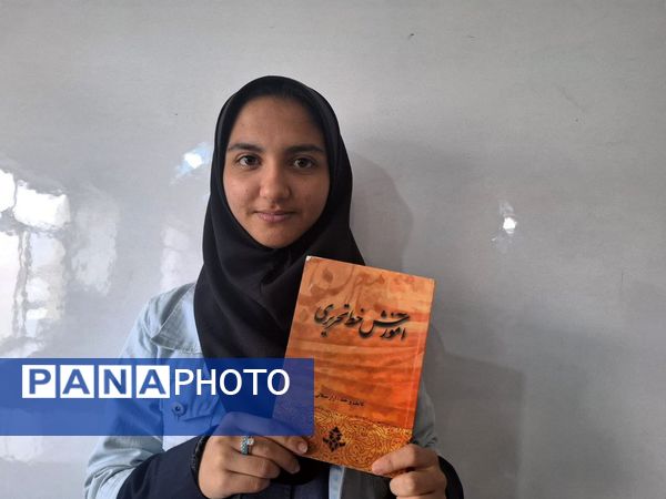 کلاس هنر خط و زیبایی شناسی  در دبیرستان دخترانه شهید رستمرودی ورامین