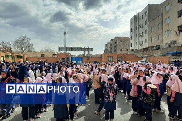 از کلاس درس تا شکوه انقلاب؛ شور دانش آموزی،  شور فجر