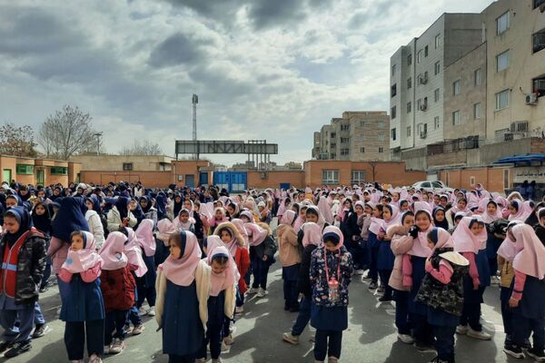 از کلاس درس تا شکوه انقلاب؛ شور دانش آموزی،  شور فجر