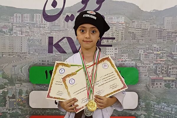 کسب مدال در مسابقات کشوری کاراته سبک کیوکوشین رده نونهالان توسط دانش‌آموزان ورامینی