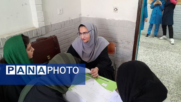 هدایت تحصیلی دانش آموزان پایه نهم دبیرستان میثاق منطقه تبادکان مشهد