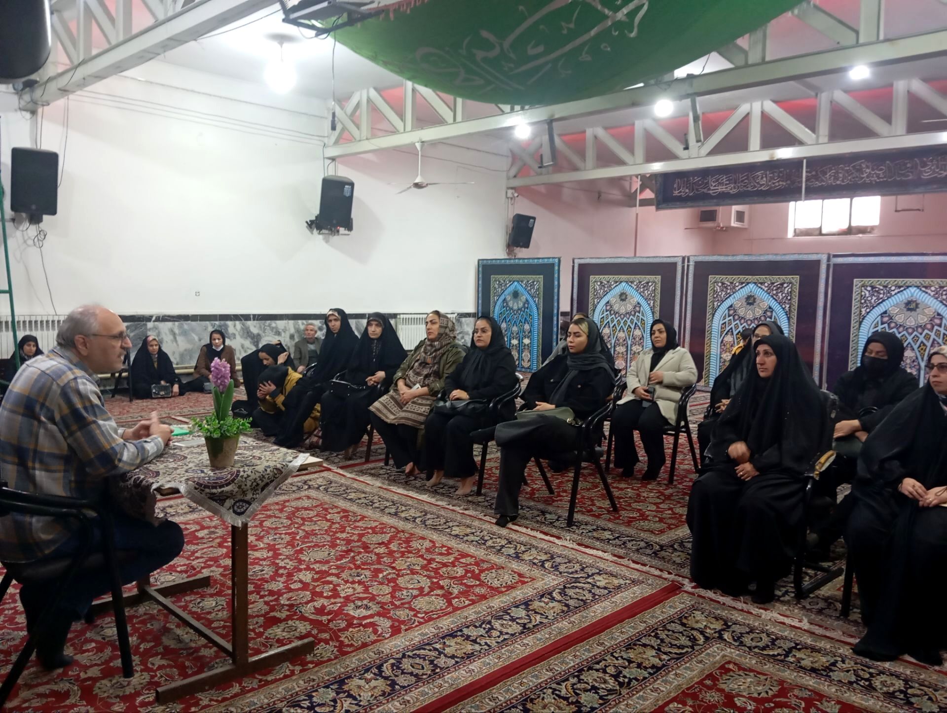 جلسه آموزش خانواده در دبیرستان دخترانه شهر آرا ۲